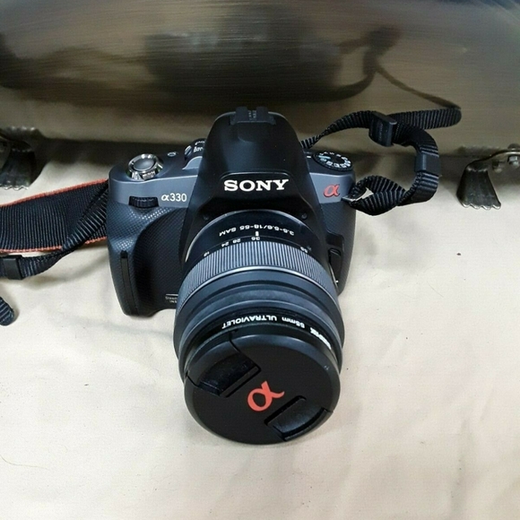 Sony A330 DSLR 10.2 mp Camera with MANY EXTRAS - Picture 2 of 7